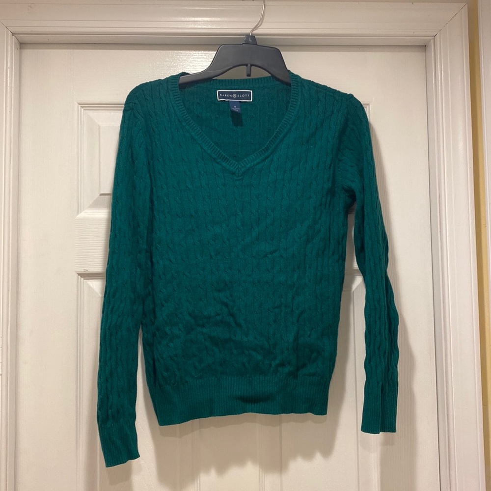 Green v neck sweater never worn